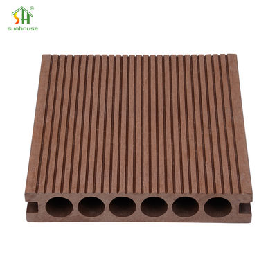अच्छी कीमत स्लिप प्रतिरोधी बनावट WPC डेक फर्श 18 मिमी इनडोर / आउटडोर स्थानों के लिए ऑनलाइन